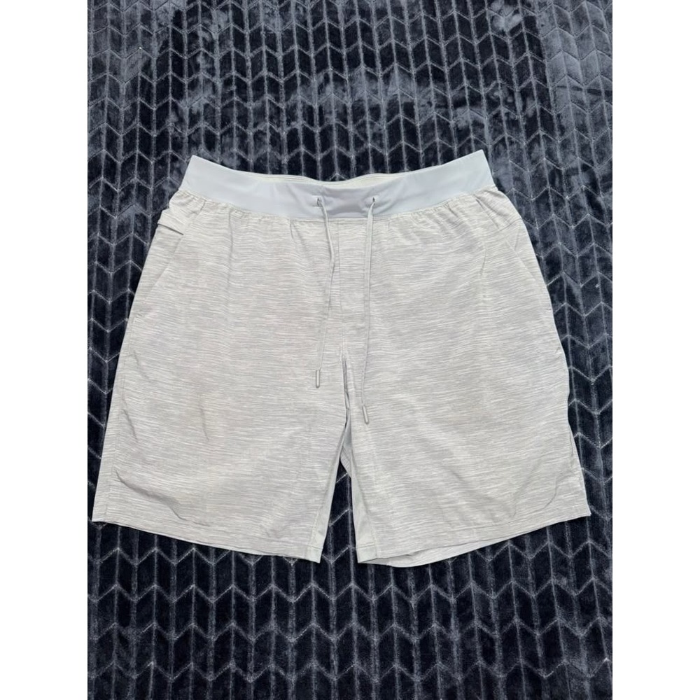 Lululemon Mens Gray Lined Short Running Gym Hiking Size X-Large